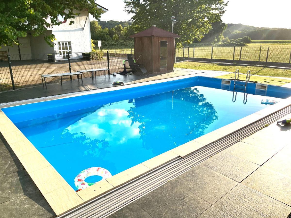 Fafa Home With Pool Έσσεν Εξωτερικό φωτογραφία