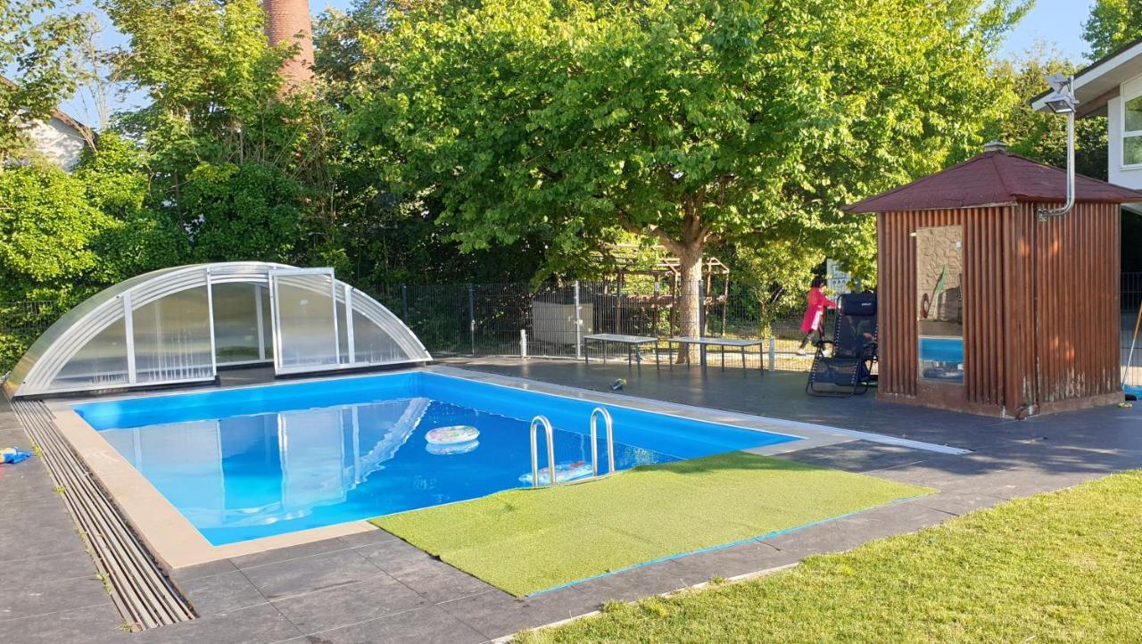 Fafa Home With Pool Έσσεν Εξωτερικό φωτογραφία